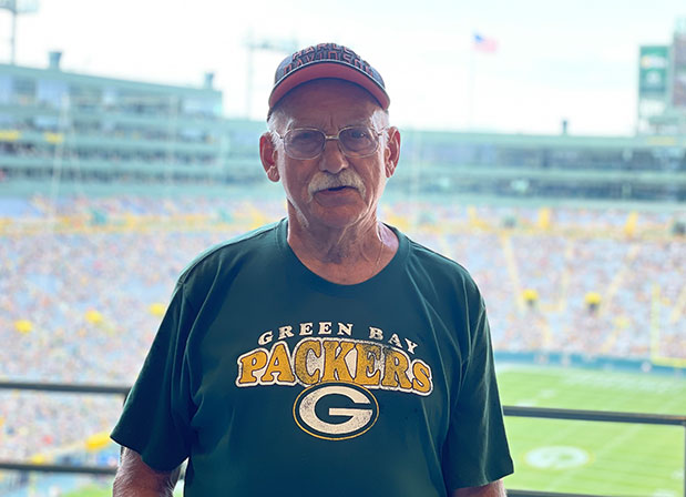 Army veteran Douglas Wirth saluted by WPS Health Solutions and the Packers for Operation Fan Mail